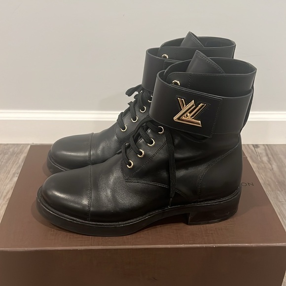 LOUIS VUITTON Calfskin Wonderland Ranger Boots Size 38.5 Black Leather - Picture 3 of 16